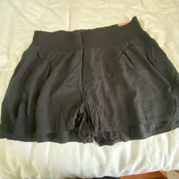 The Nines smocked waist Maternity shorts - Picture 1 of 5